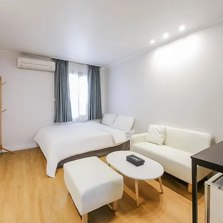 Lofy House Hostel